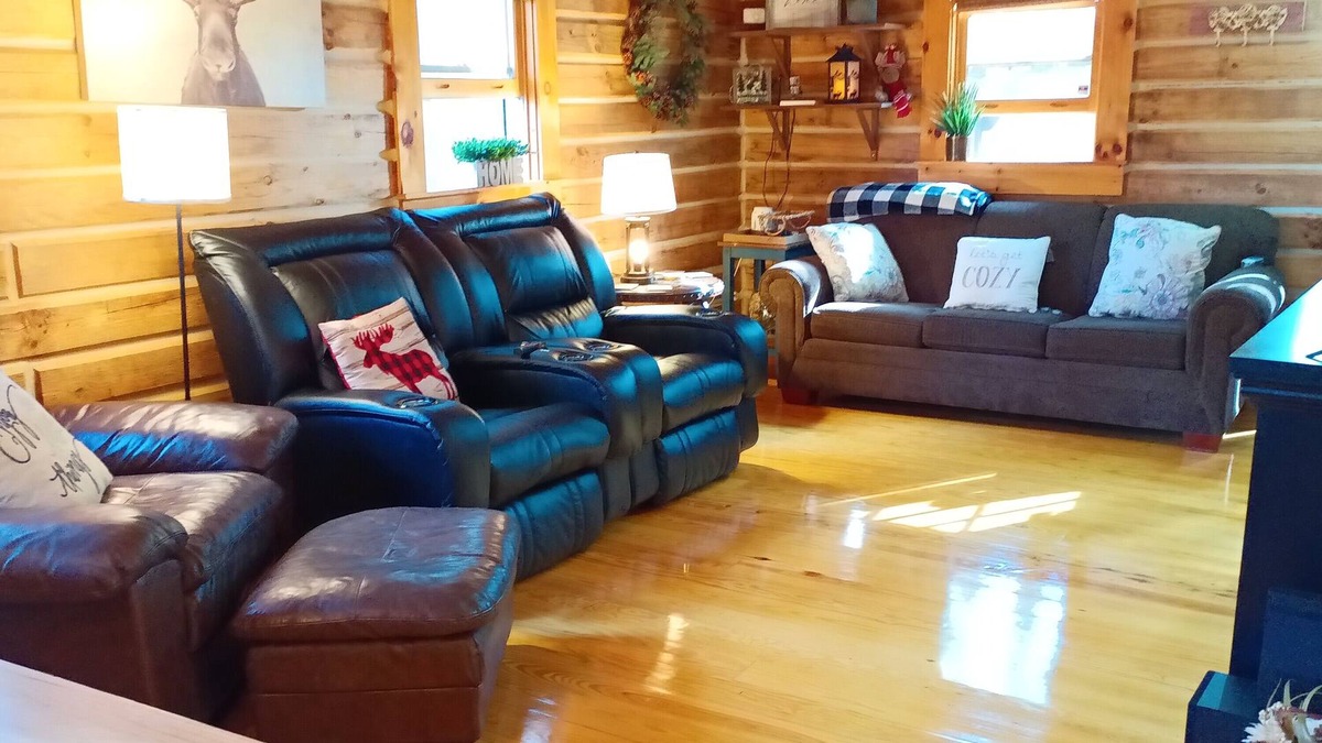 Birdseye Cabin | R&R cabin, bullfrog hot tub w/ gazebo wifi, Patoka Pass, minutes to park entranc