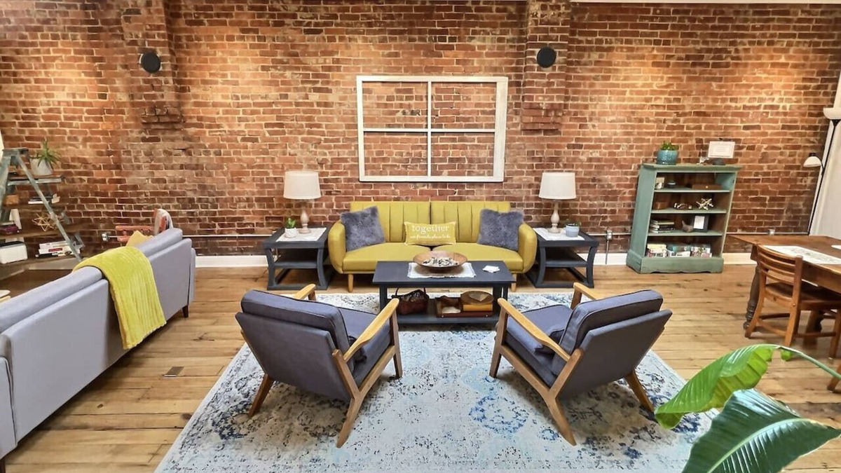 Moberly Apartment | R&R Guest House- Renovated Downtown Gem, Patio