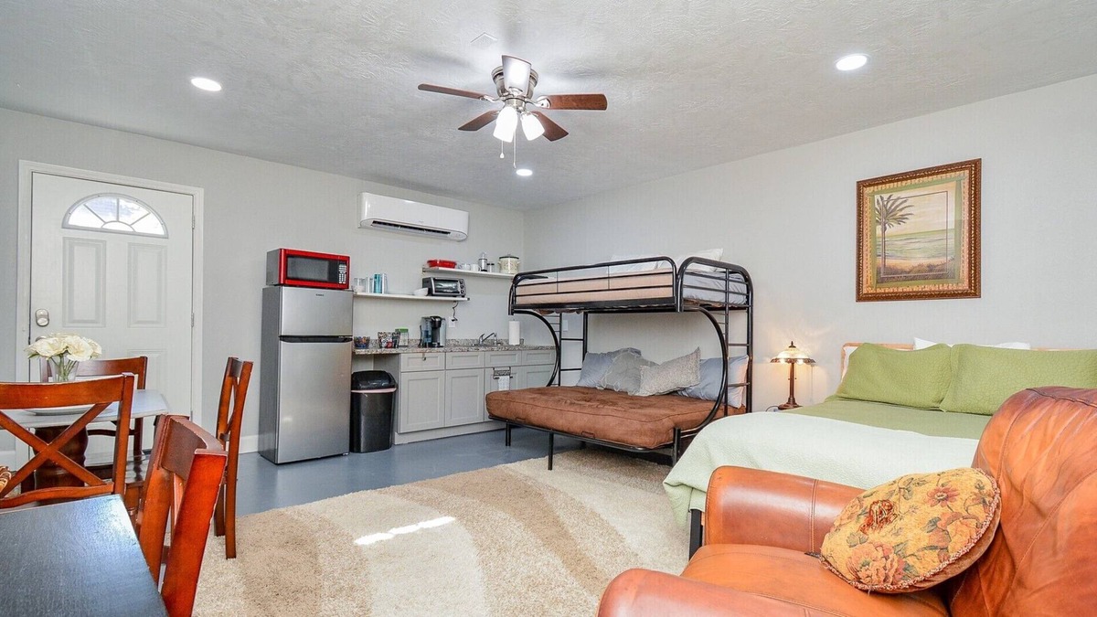 La Porte Apartment | R&R in Comfort