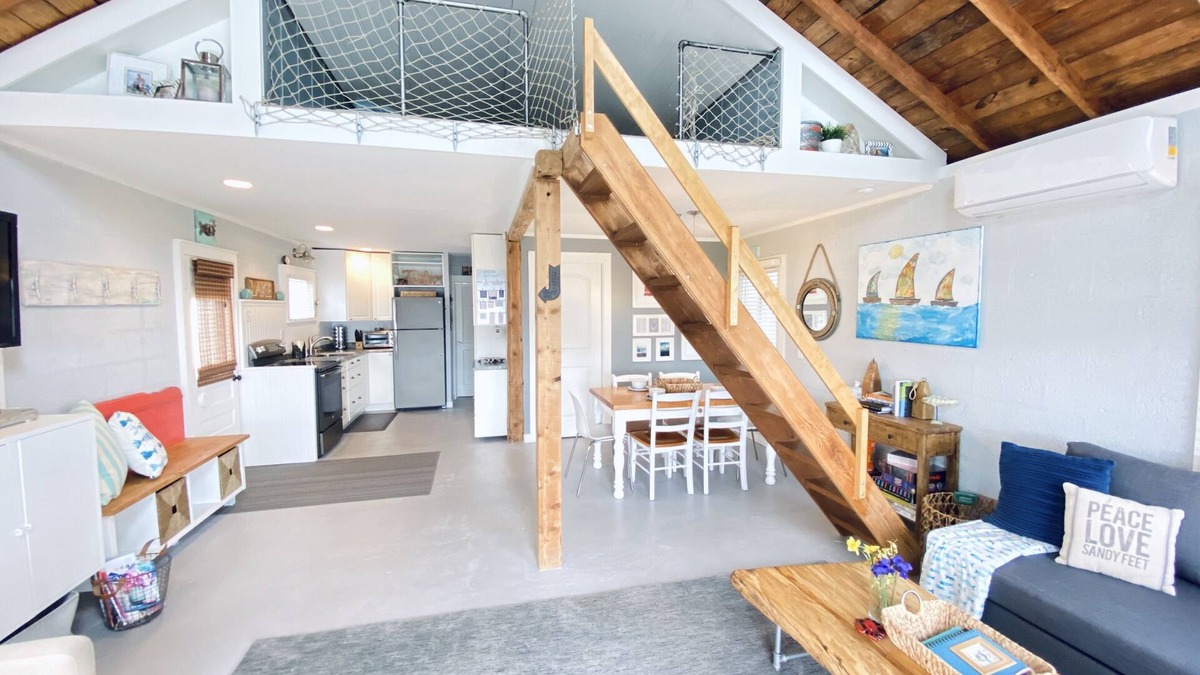 Sand Creek Cottage | R&R Lake Front Cottage in the Irish Hills
