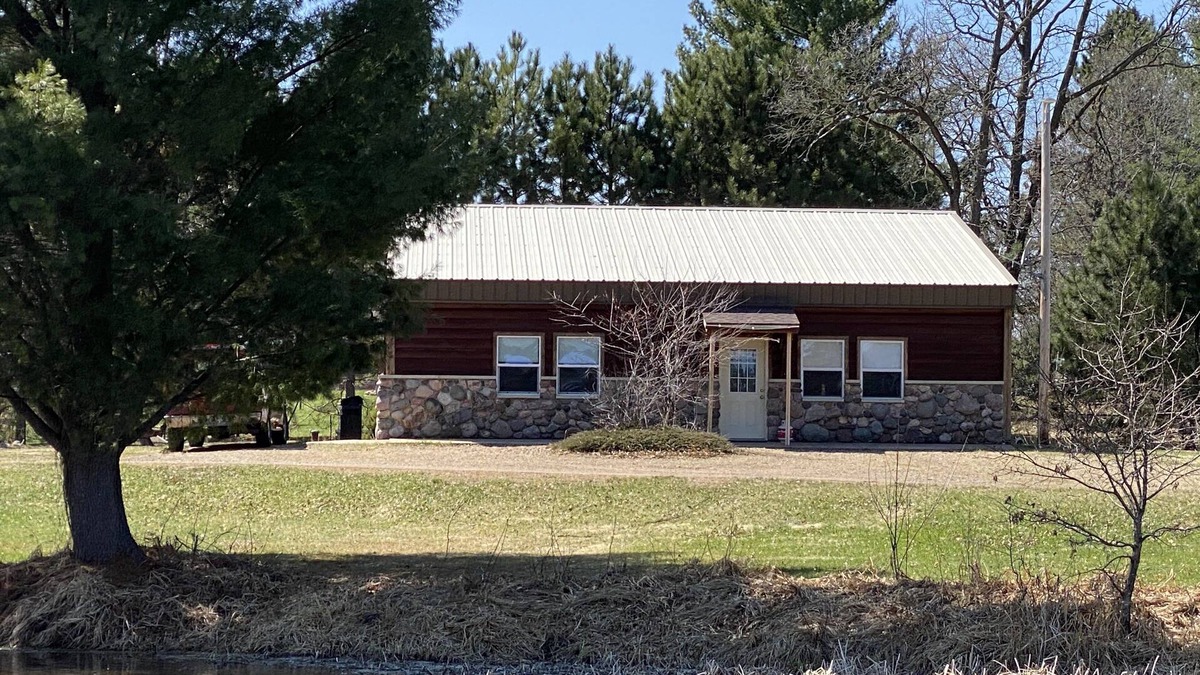Chetek Cabin | R&R on The Lake, Duplex set up allows for one or multiple families to stay