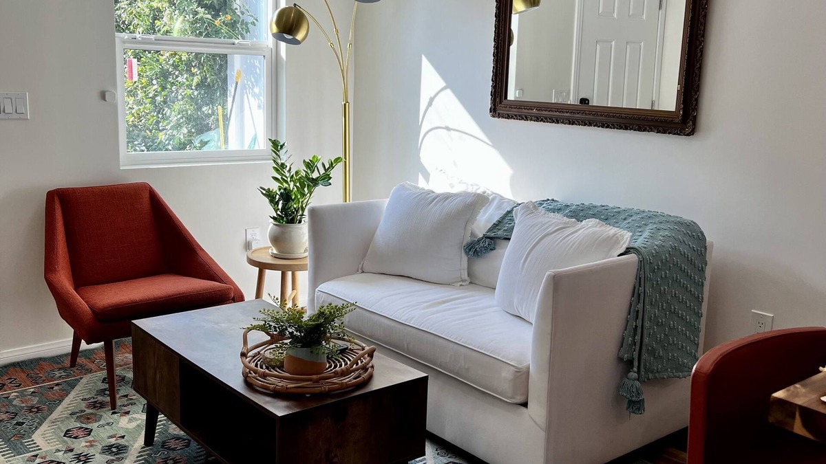 El Miradero Cottage | R & R Poolside with private courtyard & jacuzzi