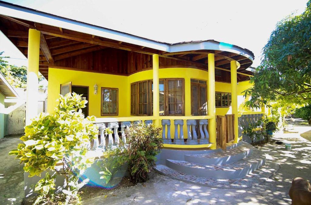 Negril House | R&V VILLA
