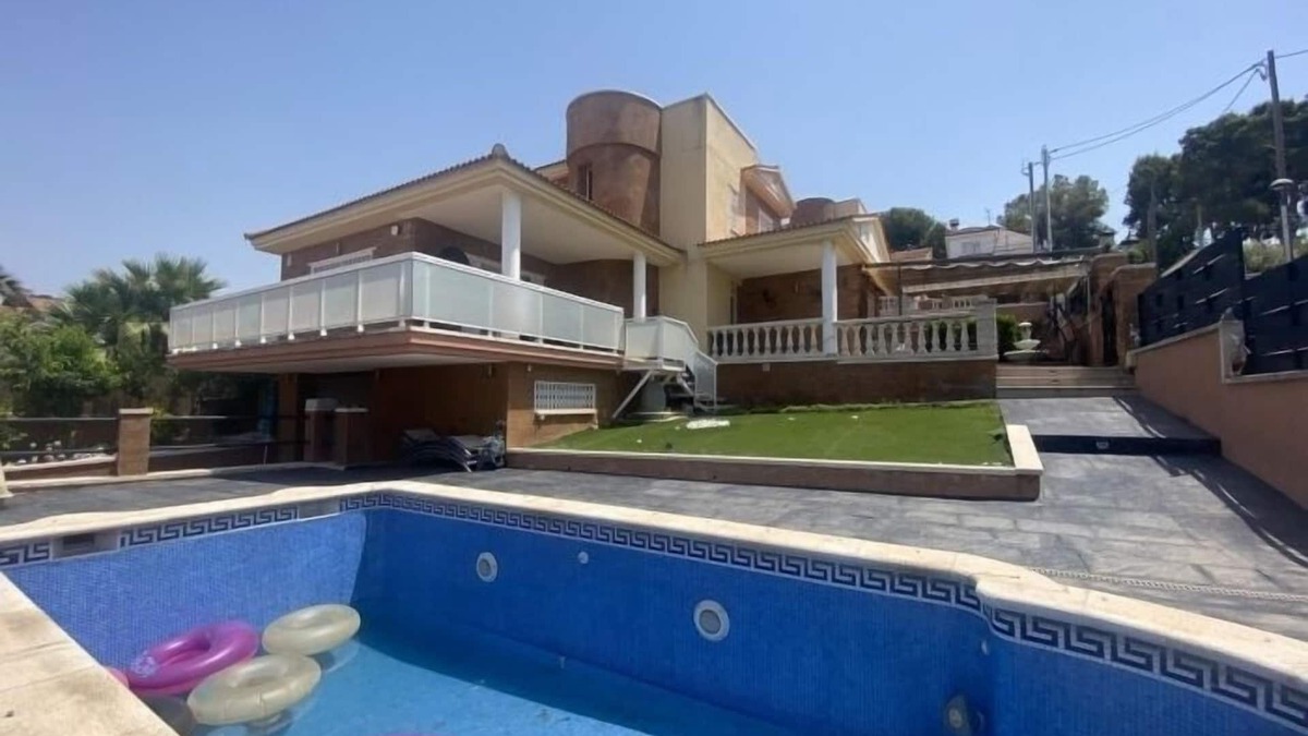 Segur de Calafell Villa | R134 Sunny Villa Calafell