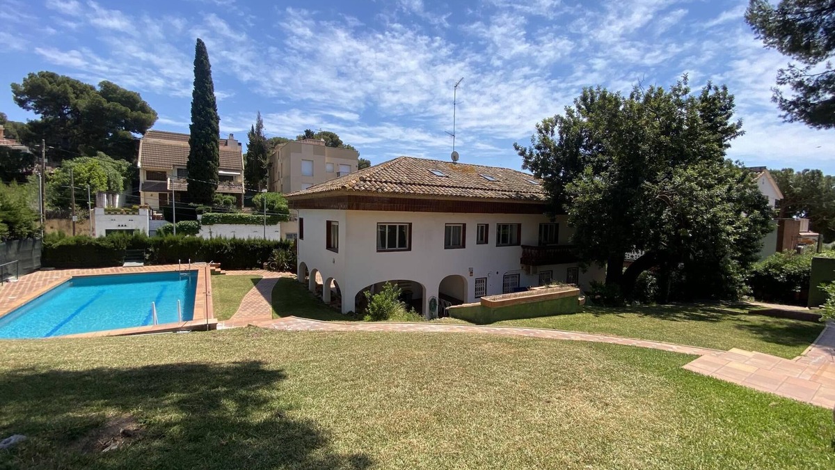 Segur de Calafell Villa | R161 Villa França 2 piscinas, jardín, tenis
