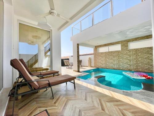 Bidiya House | R61 Sunset Chalet