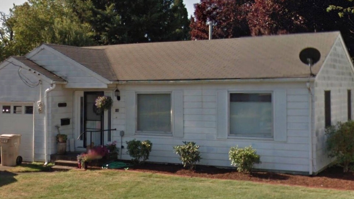 Lebanon House | Rachel’s Place. Cozy home centrally located in Lebanon.