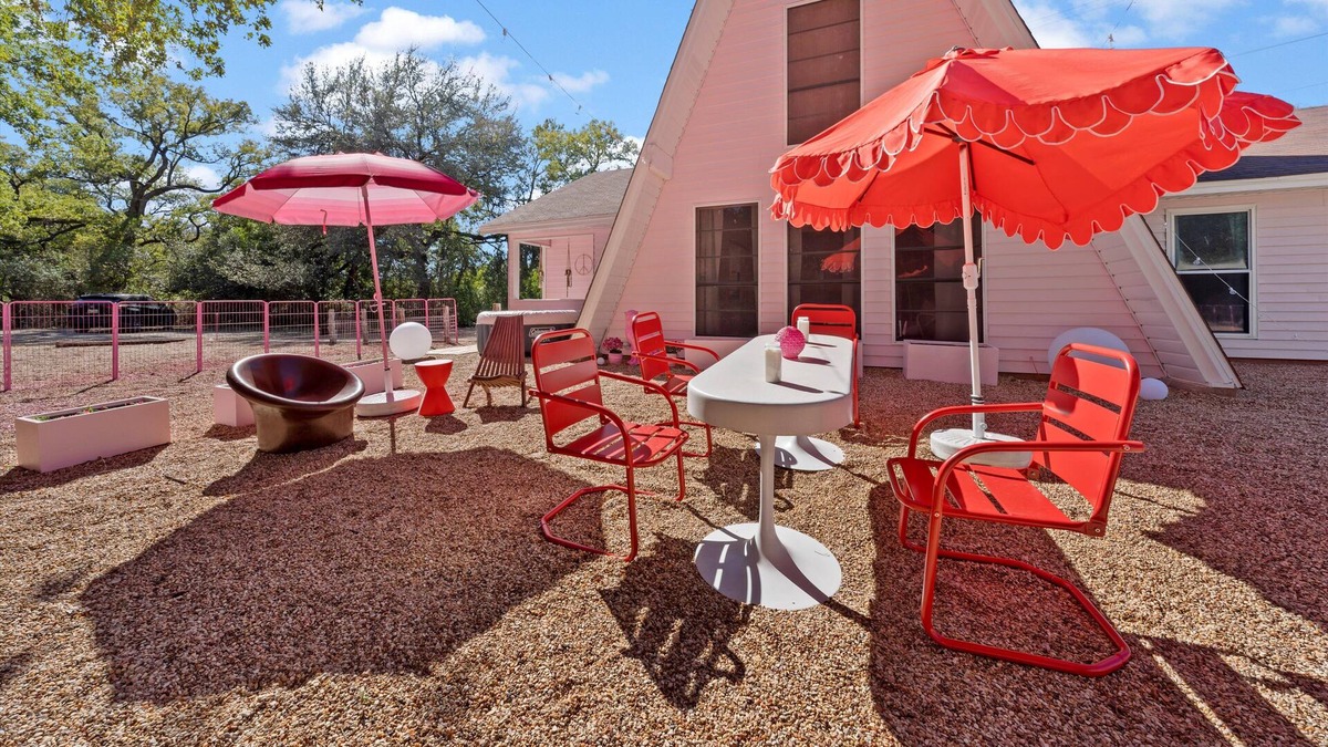 Lacy-Lakeview House | Rad, Pink A-Frame 10 min Magnolia + Baylor in Waco, TX