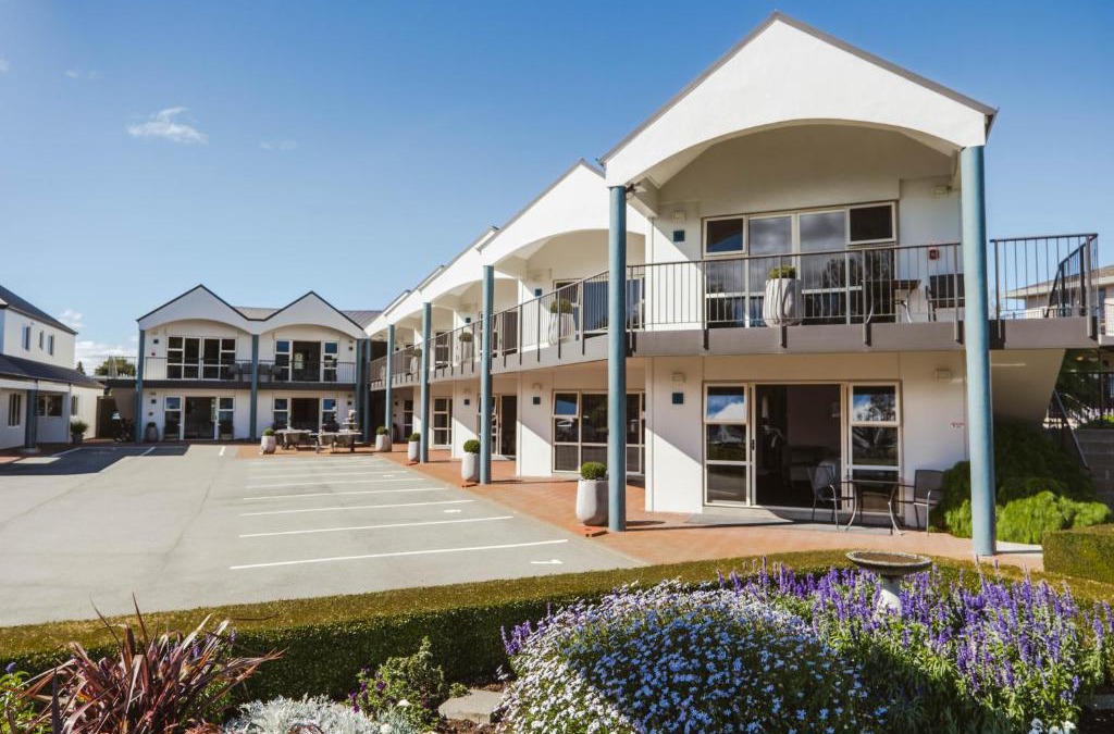 Te Anau Hotel | Radfords on the Lake