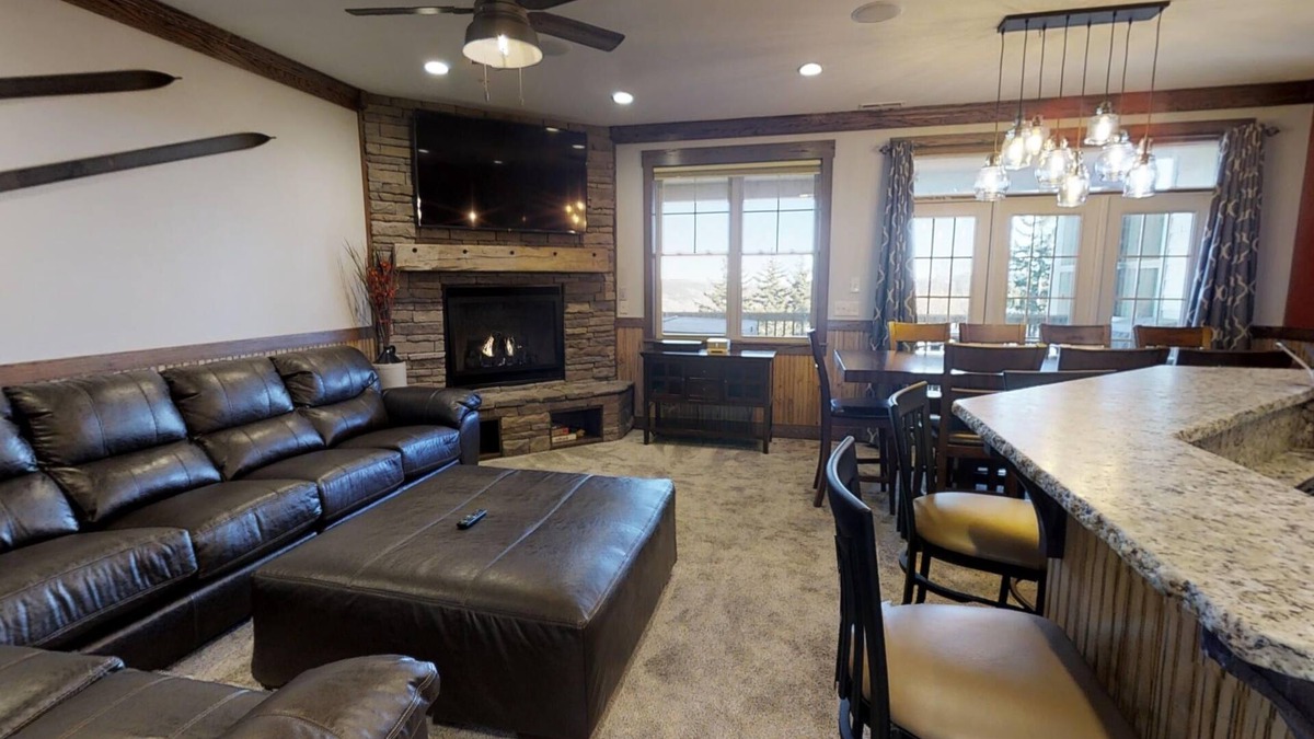 Snowshoe House | Radiant 8BR Rendezvous with Hot Tub by RedAwning