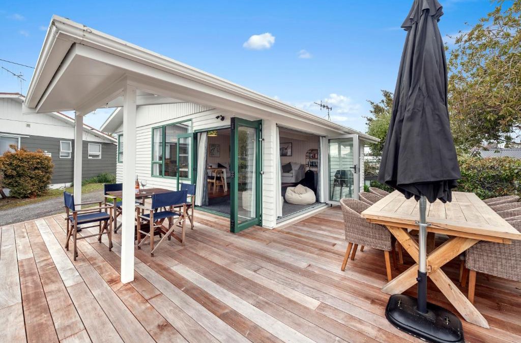 Rainbow Point House | Radiant Rainbow Point - Taupo Holiday Home