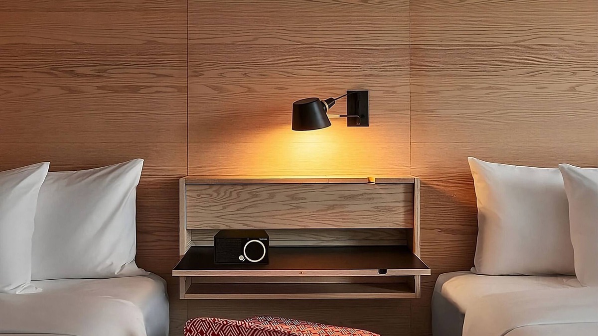 Washington Heights Hotel | Radio Hotel New York, Radio Two Queen Room, Short Ride To Museum of Modern Art!