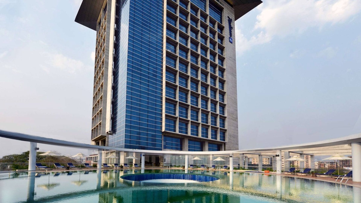 Chittagong Hotel | Radisson Blu Chattogram Bay View