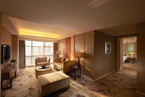 Yufeng District Hotel | Radisson Blu Hotel Liuzhou
