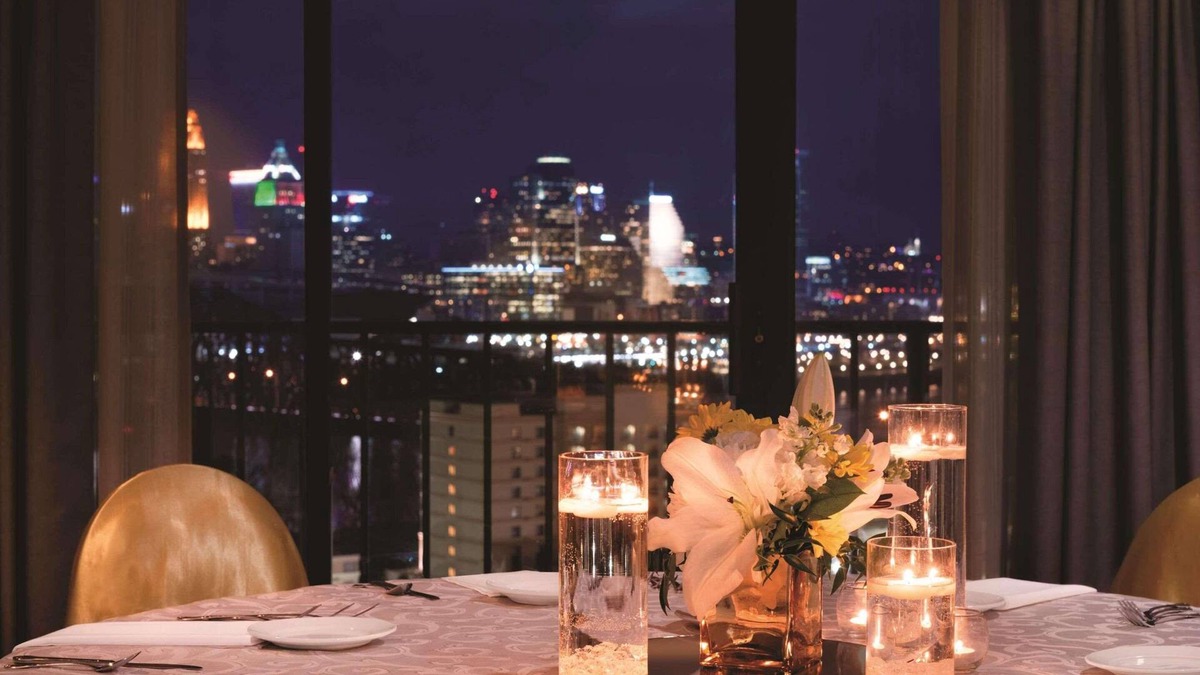 Covington Hotel | Radisson Hotel Cincinnati Riverfront