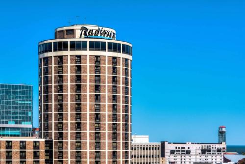 Downtown - Waterfront Hotel | Radisson Hotel Duluth-Harborview