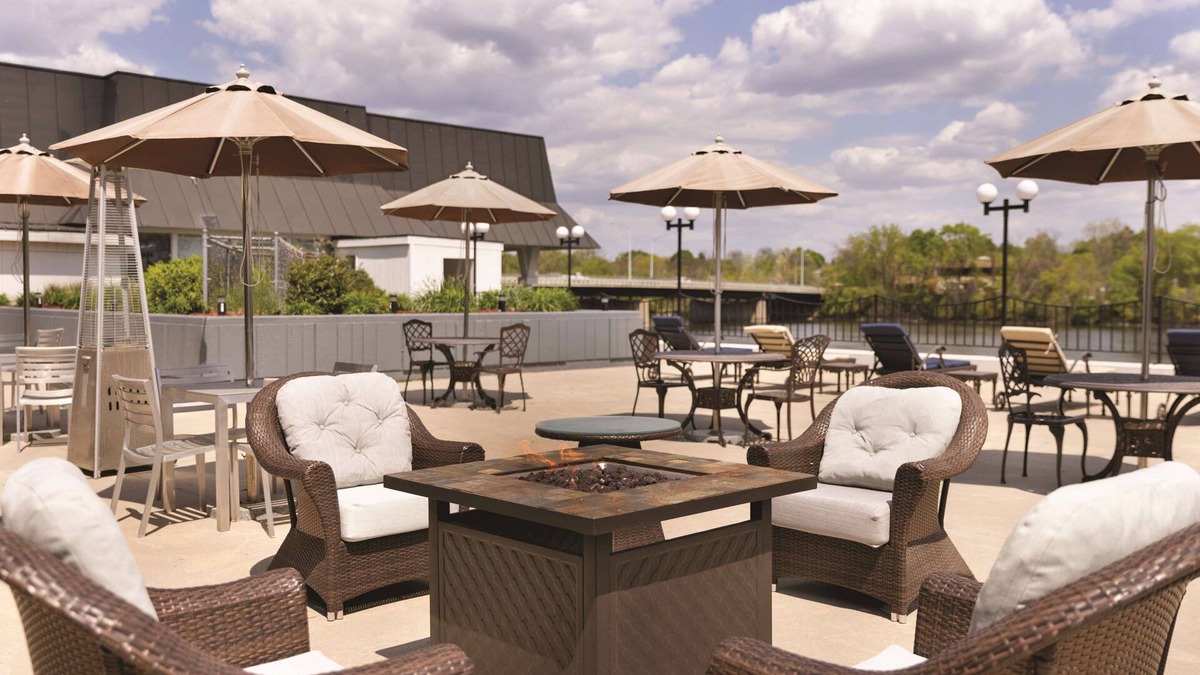 Grand Rapids Hotel | Radisson Hotel Grand Rapids Riverfront