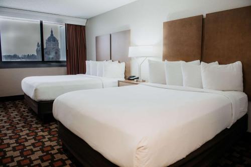 Northwestern Precinct Hotel | Radisson Hotel St Paul Downtown