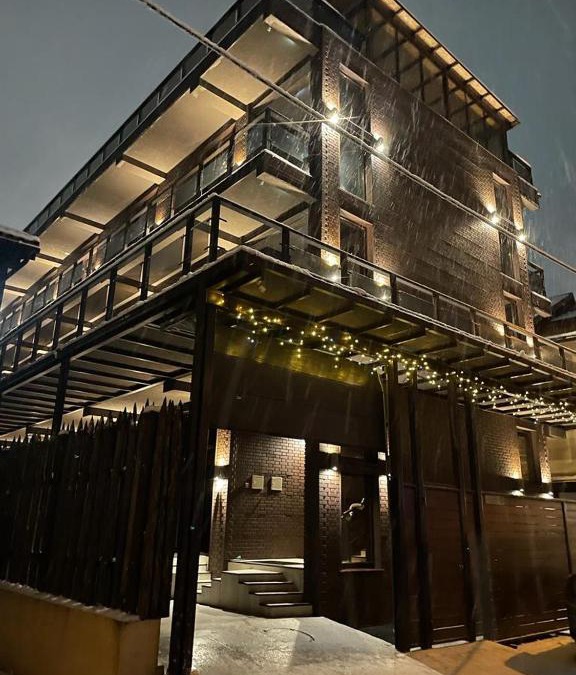 Esto-Sadok House | Raduzhny Guest House