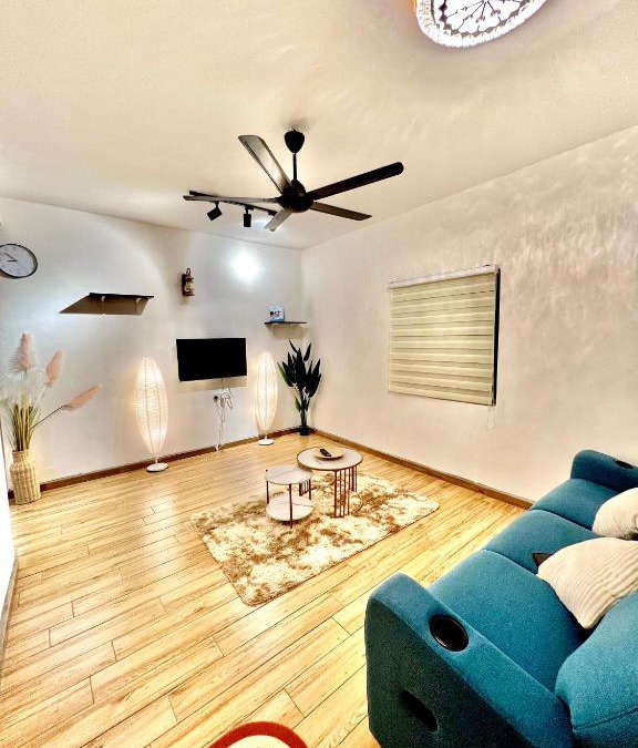 Bukit Rambai House | Raees Homestay
