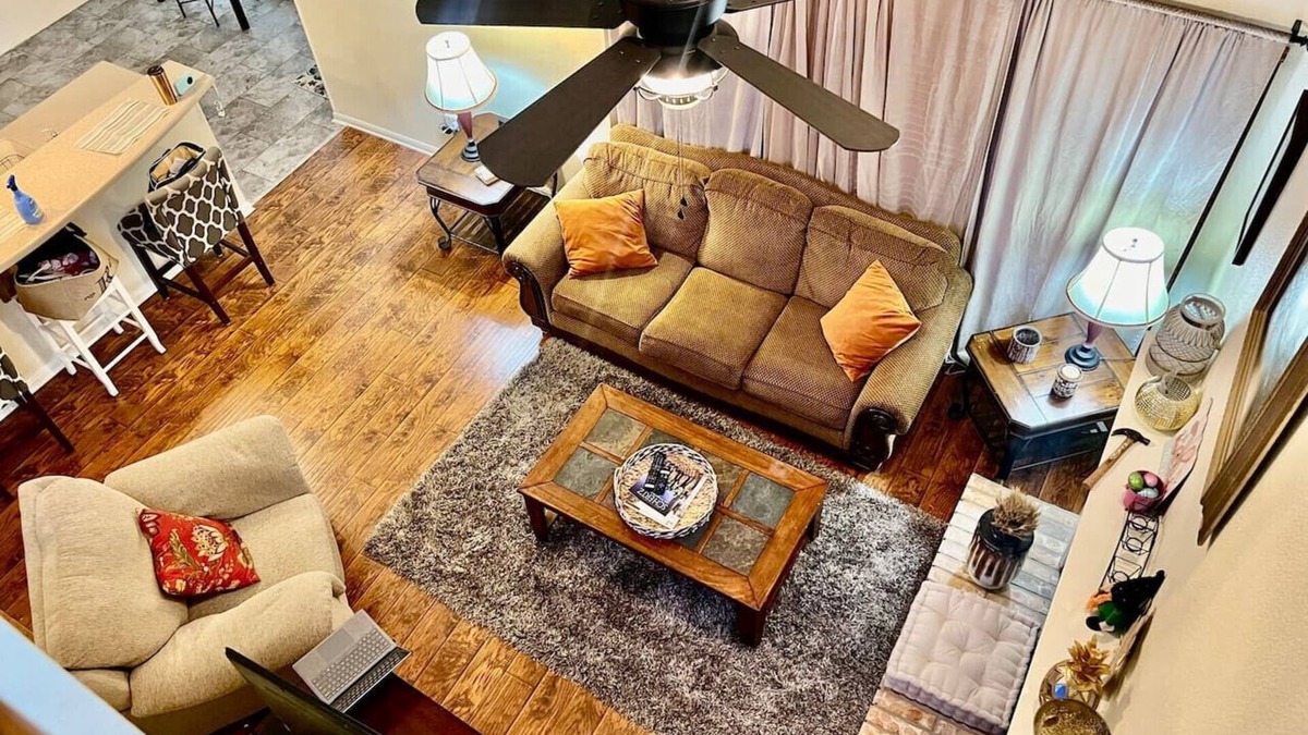 Schertz House | RAFB 3br Fun Family Retreat Pool Table/Ping-Pong