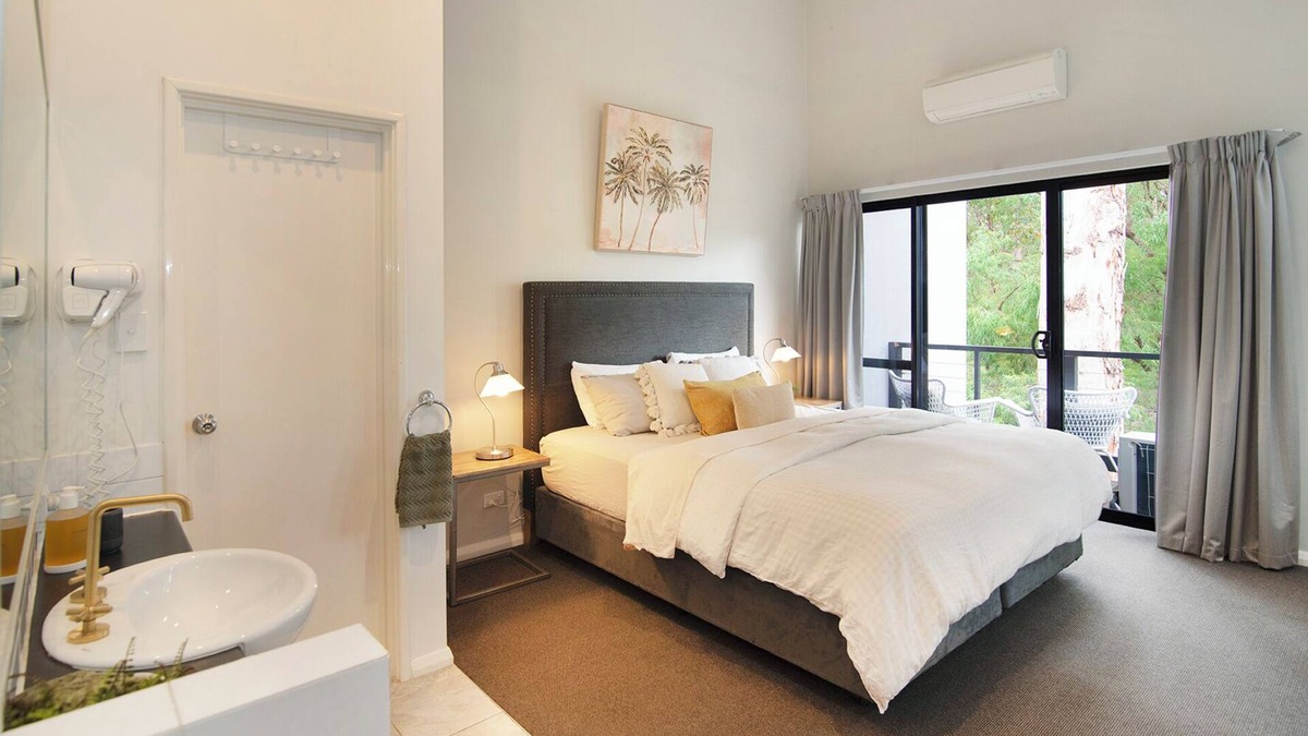 Wilyabrup House | Raffaele's Studio - Margaret River