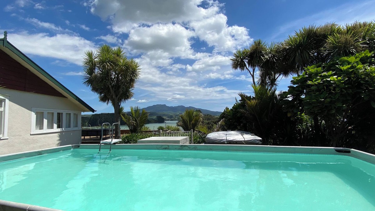 Raglan Other | Raglan Farmhouse, Amazing Sunsets from massive deck, Spa & Pool