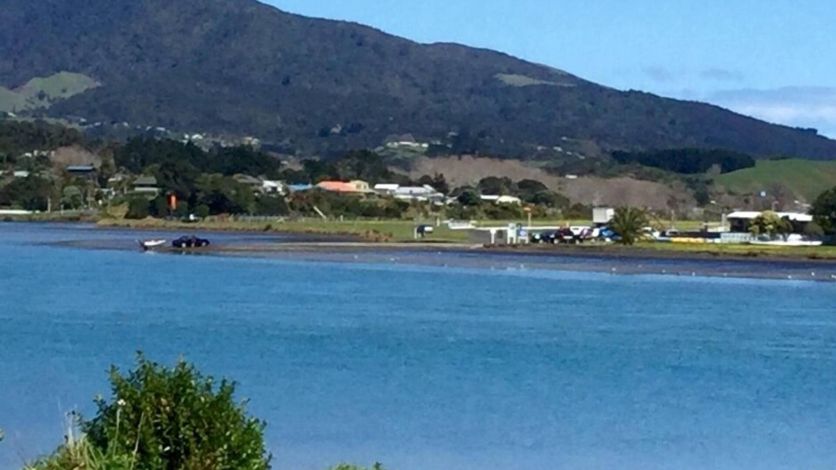 Raglan House | Raglan Holiday Home - Water and Mountain Views