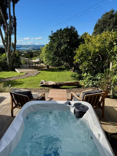 Raglan House | Raglan View Cottage