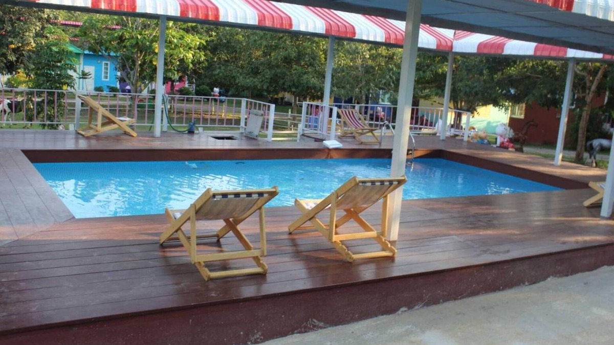 Suan Phueng Hotel | Rai Phurak Resort
