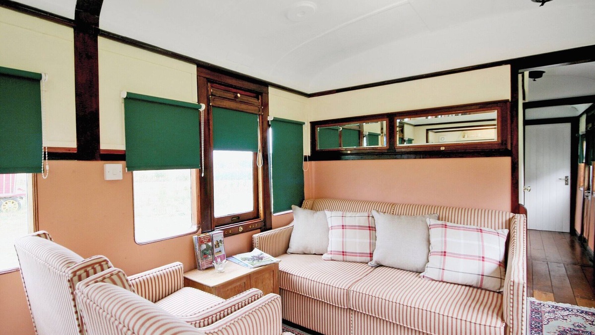 Stowmarket Cottage | Railway Carriage Two - E5601