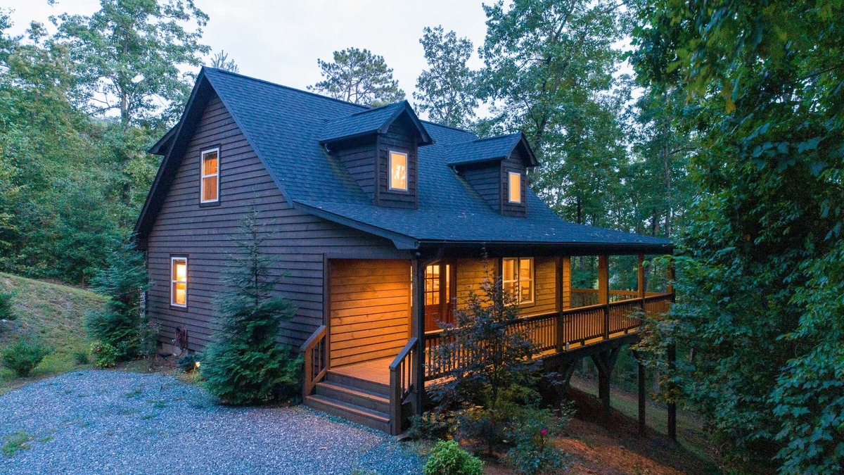 Sylva Cabin | Rainbow Run- Luxury Home in River Community, Fire Pit, Great Fishing!