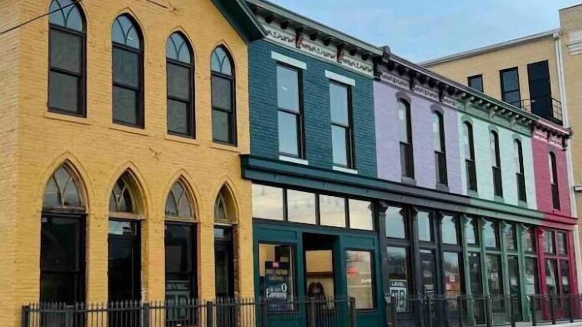 Bellefontaine Apartment | RainbowRow~ The Apple Pie Flat#2