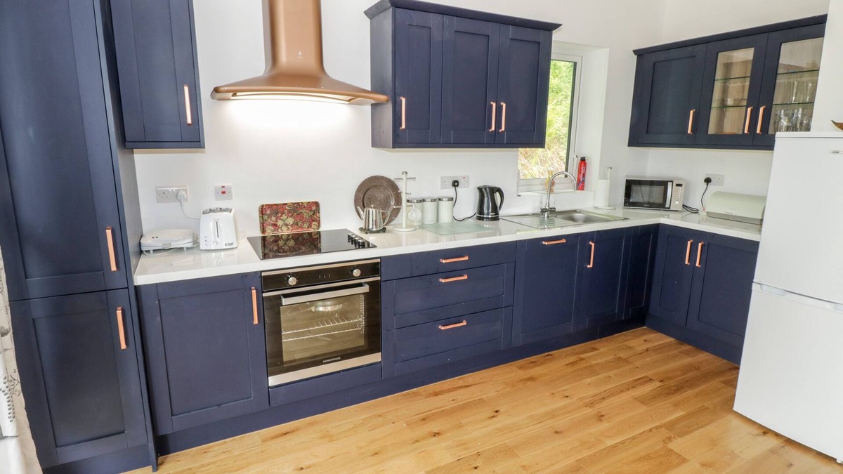 Clifden Cottage | Rainbows End