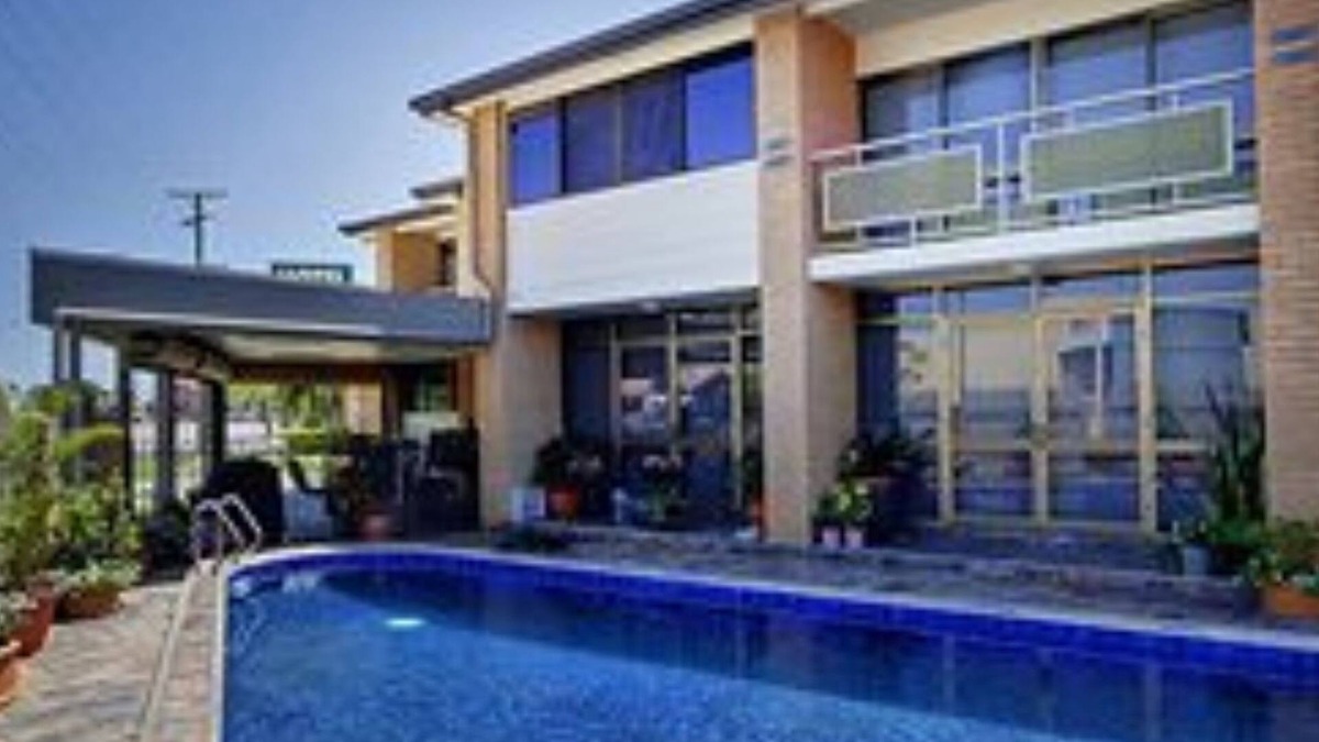 Hermit Park Hotel | Raintree Motel