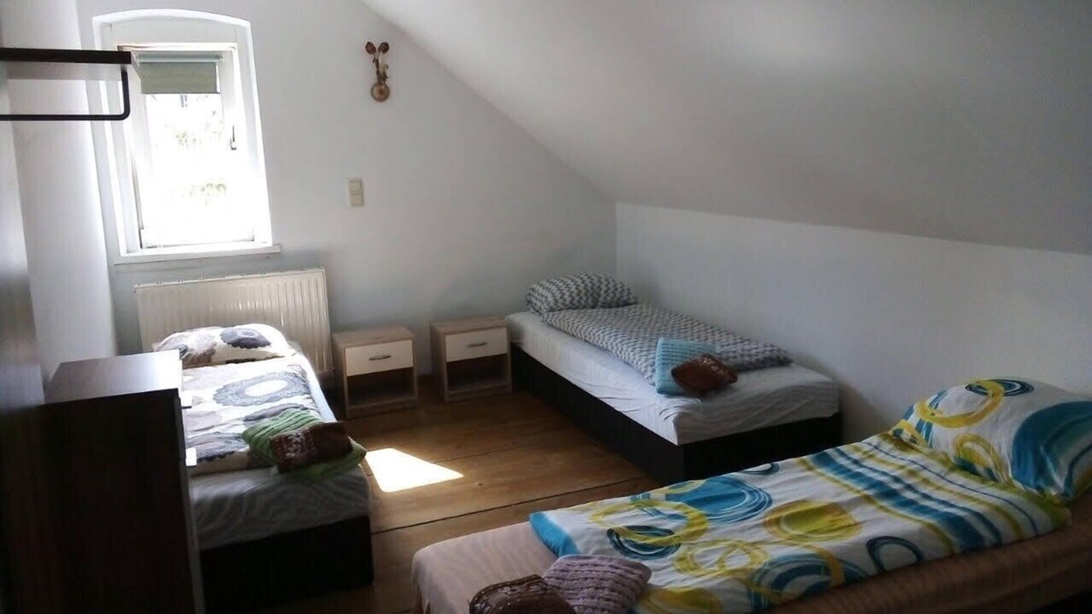 Pressbaum Apartment | Raisa Apartments PR7