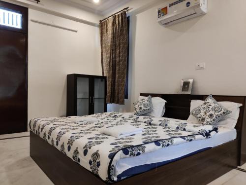 Malviya Nagar Apartment | RajKamal Villa