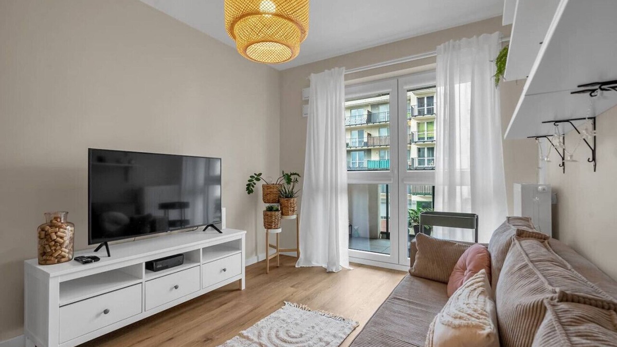 Wlochy Apartment | Rakowska Comfort Apartment w/Parking by Rentujemy