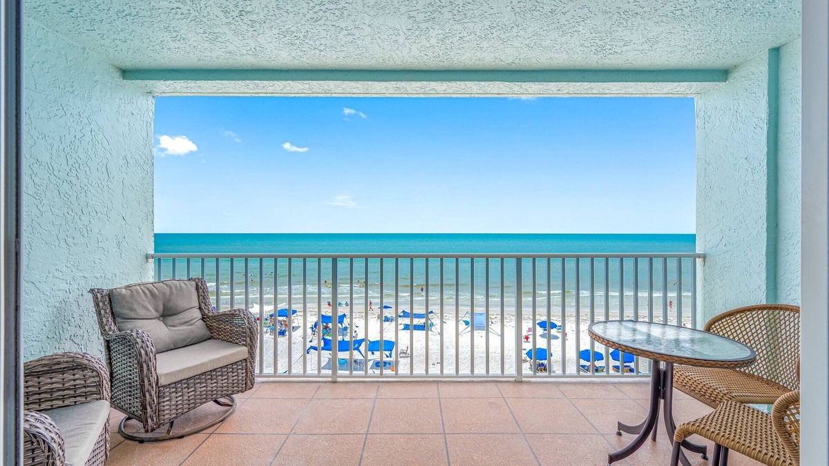 North Redington Beach Condo | Ram Sea 302- Beachfront with pool & Hottub!