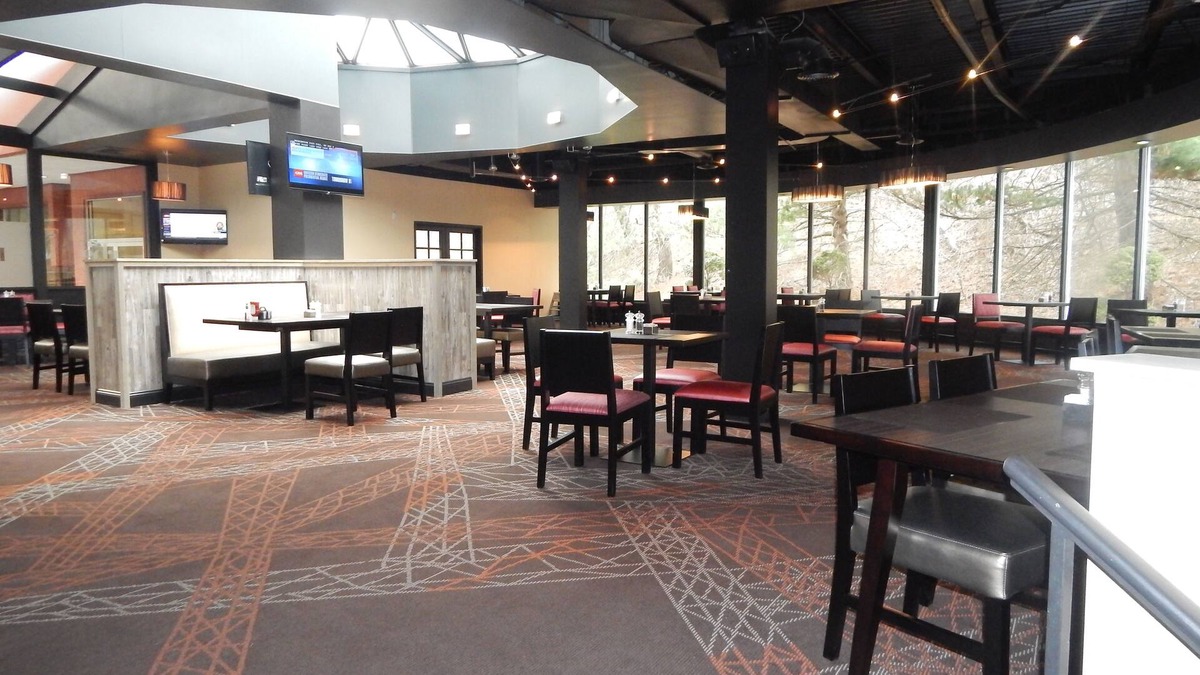 Racine Hotel | Ramada by Wyndham Beaver Falls