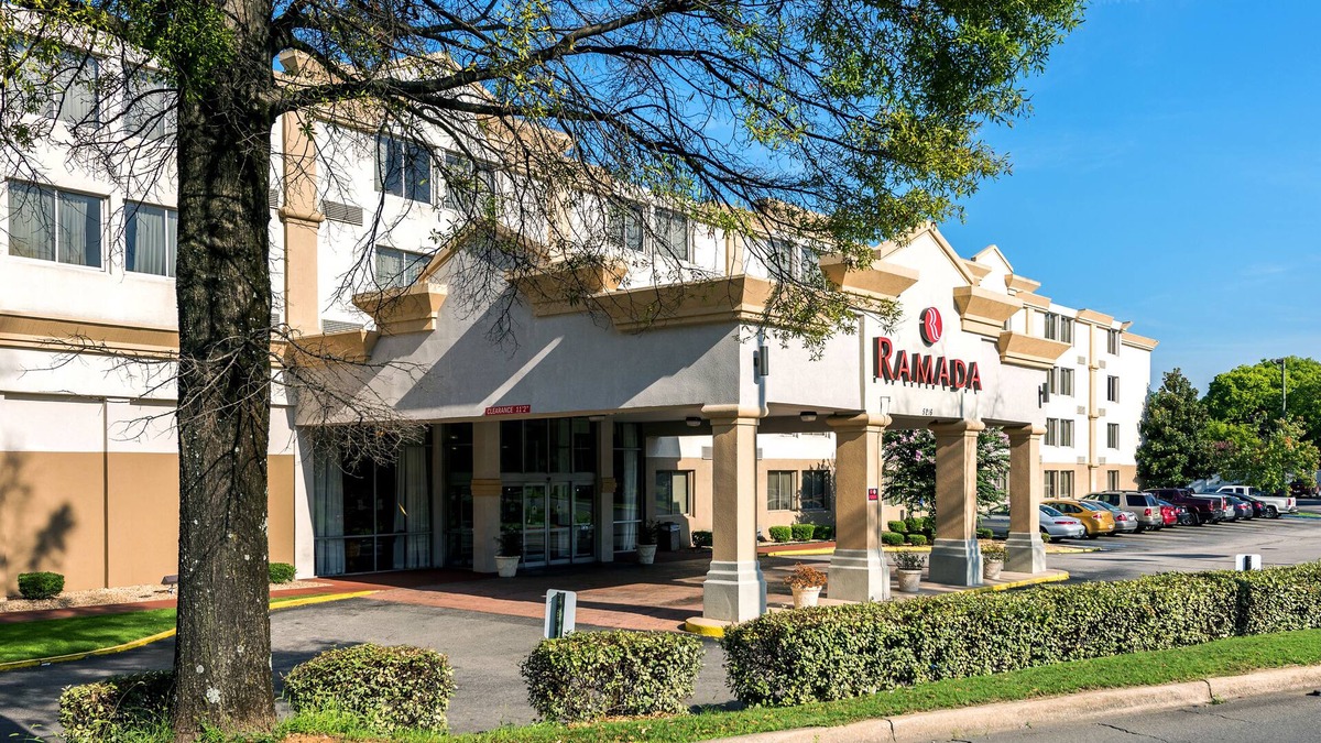 Crestline Heights Hotel | Ramada by Wyndham Birmingham Airport