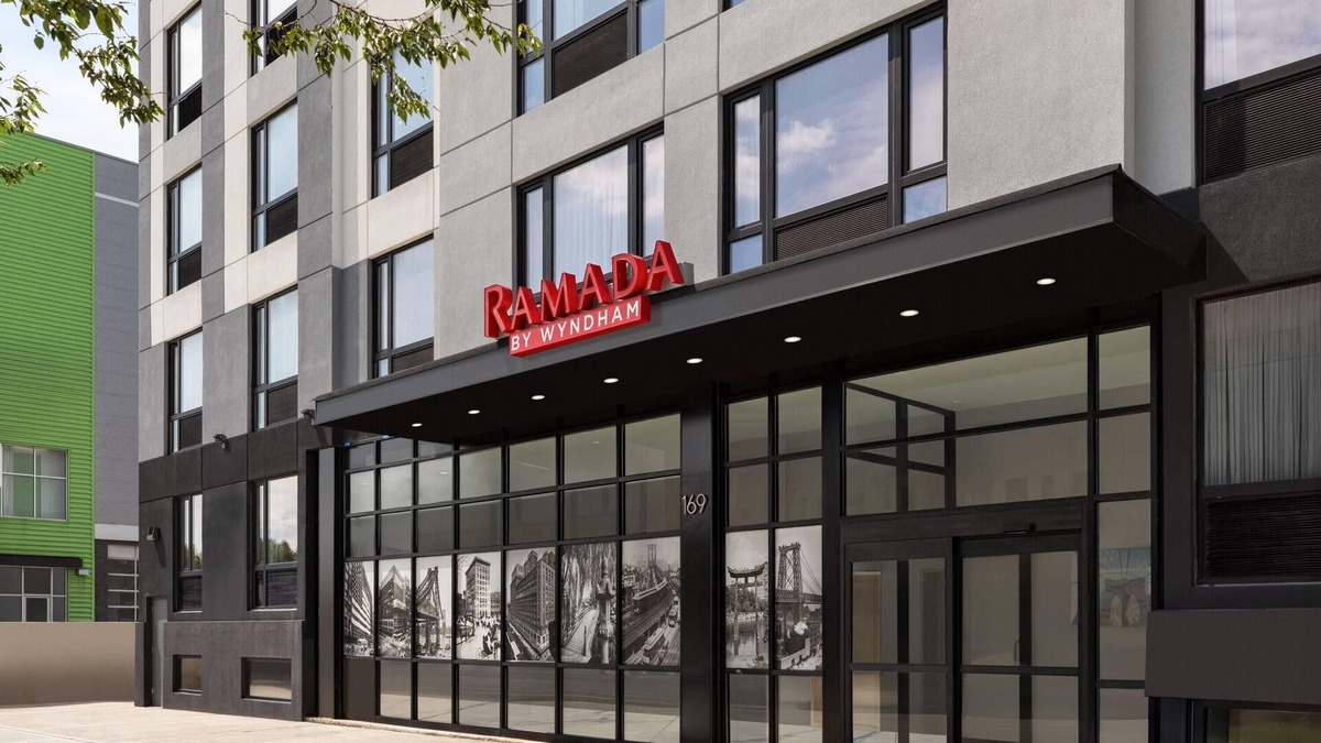 Crown Heights Hotel | Ramada By Wyndham Brooklyn Empire Blvd