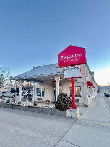 Quesnel Hotel | Ramada by Wyndham