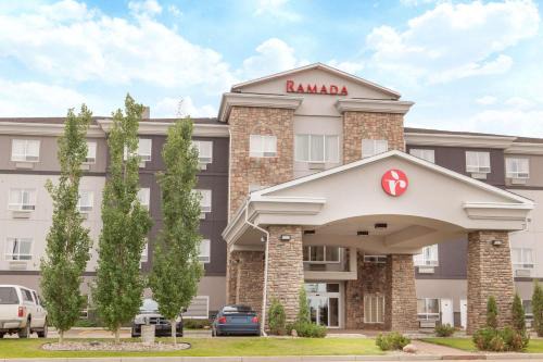 Camrose Hotel | Ramada by Wyndham Camrose
