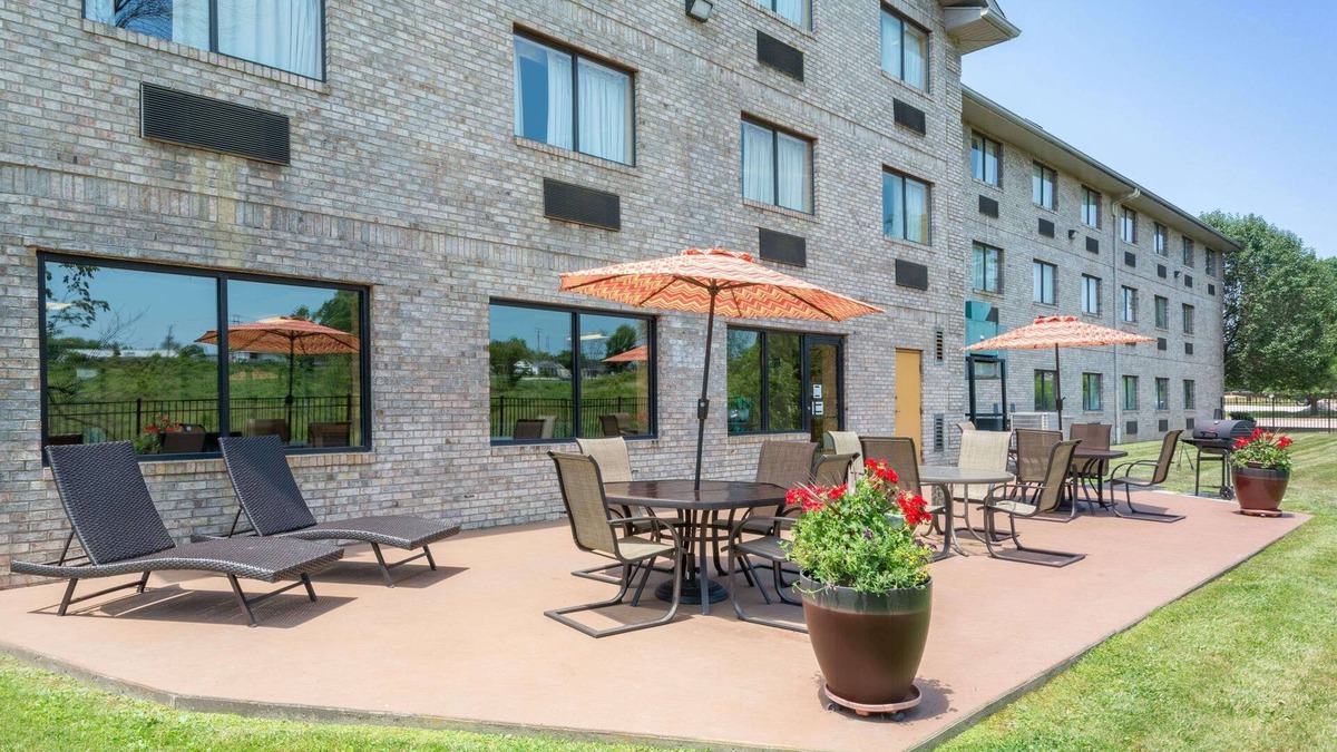 Catlettsburg Hotel | Ramada by Wyndham Catlettsburg/Ashland