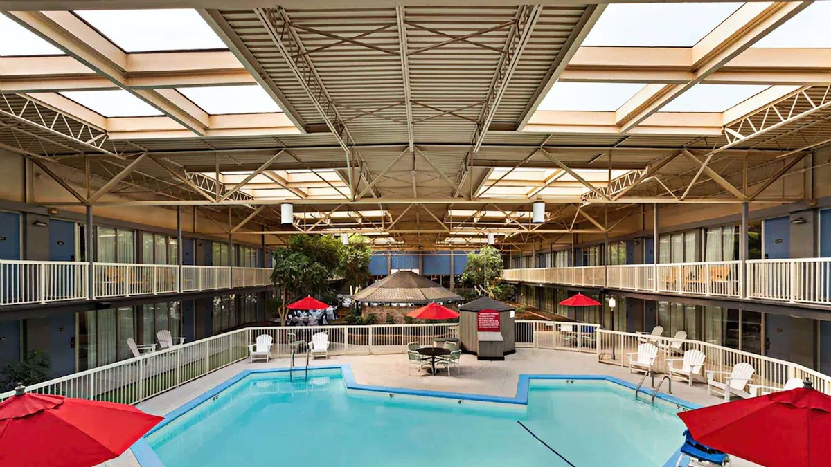 Clarion Hotel | Ramada by Wyndham Clarion