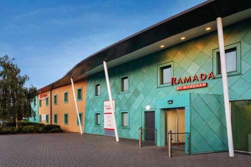 Cobham Hotel | Ramada by Wyndham Cobham