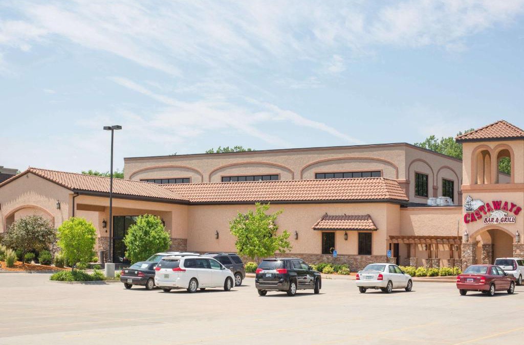 Urbandale Hotel | Ramada by Wyndham Des Moines Tropics Resort & Conference Ctr
