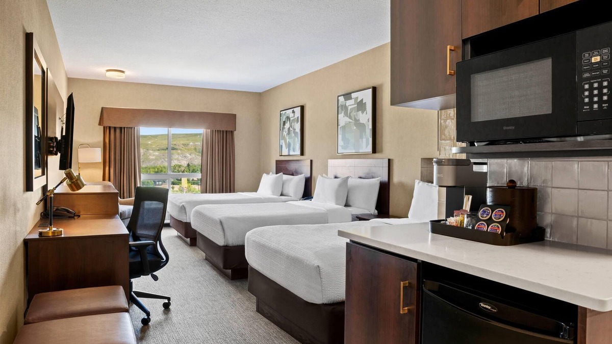 Drumheller Hotel | Ramada by Wyndham Drumheller Hotel & Suites