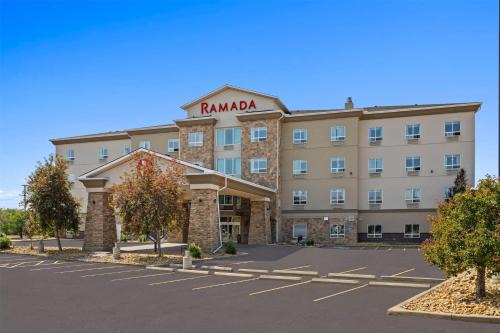 Drumheller Hotel | Ramada by Wyndham Drumheller Hotel & Suites